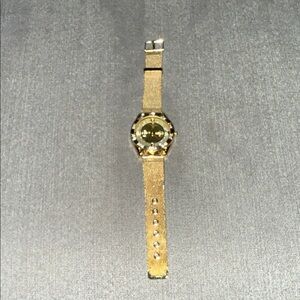 Gold color mens metal fashion watch